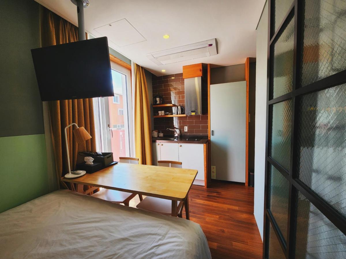 Jeju Swiss Village 114 Екстер'єр фото